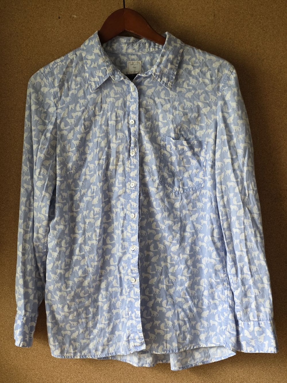 Gap Fitted Boyfriend Cat Shirt L – 100% Cotton Button‑Down